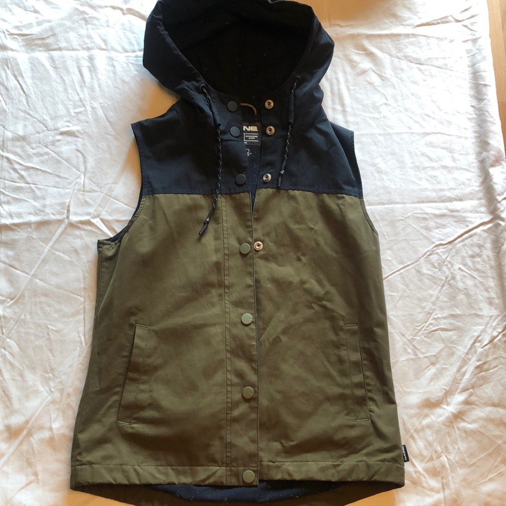 Dakine Water resistant hooded vest